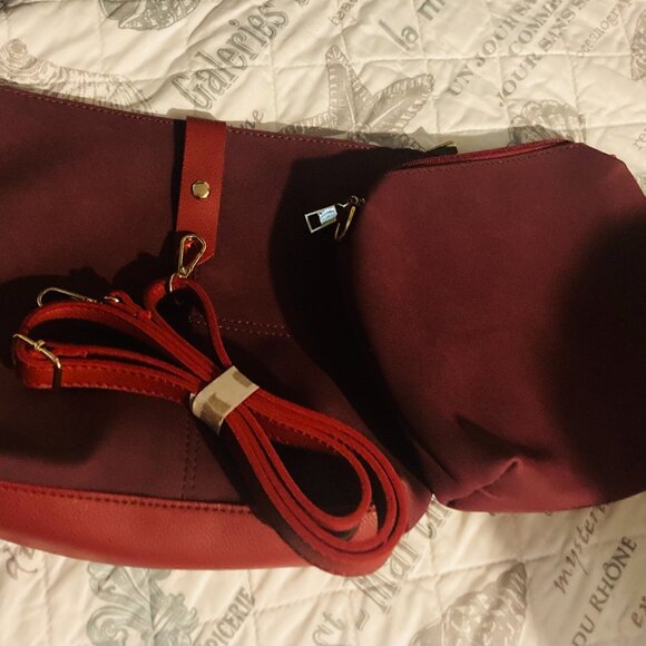 New faux suede bag with cosmetic bag - Picture 3 of 3